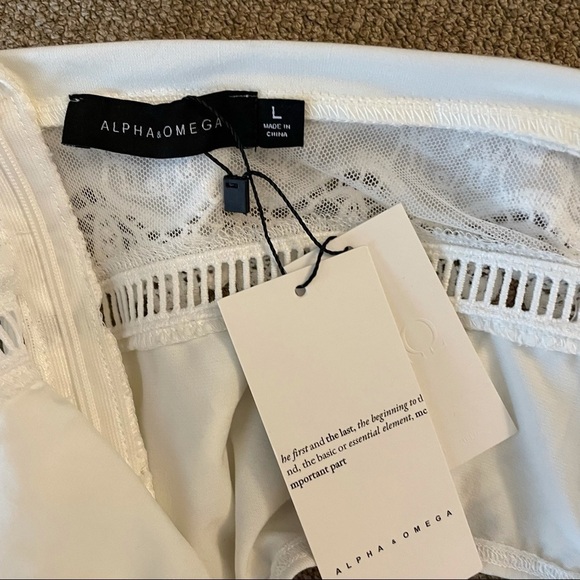 Alpha & Omega Off-Shoulder Ruffle Bodysuit NWT - Picture 5 of 9